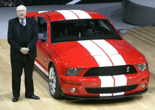 <YONHAP PHOTO-0088> FILE - In this March 23, 2005 file photo, Carroll Shelby stands next to the 2006 Ford Shelby Cobra GT500 at the Auto Show in New York. The car is based on the automobile's late 1960s counterparts. Shelby, the legendary race driver and Shelby Cobra sports car designer, has died at age 89. Shelby's company Carroll Shelby International says Shelby died Thursday, May 10, 2012, at a Dallas hospital. He had received a heart transplant in 1990 and a kidney transplant in 1996. (AP Photo/Gregory Bull, File)/2012-05-12 05:51:25/ <저작권자 ⓒ 1980-2012 ㈜연합뉴스. 무단 전재 재배포 금지.>
Carroll Shelby stands next to the 2006 Ford Shelby Cobra GT500 at the Auto Show in New York in March 2005.  AP-Yonhap News