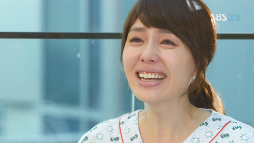 하희라(탤런트, 영화배우)
하희라는 5월 13일 방송하는 SBS 주말드라마 ‘바보엄마’(극본 박계옥, 연출 이동훈)에서 최고만(신현준 분)을 포함한 가족들을 깜짝 놀라게 할 예정이다.
