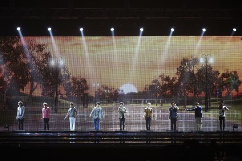 슈퍼주니어(가수)
그룹 슈퍼주니어가 도쿄돔에서 열린 월드 투어 ‘슈퍼쇼4’를 통해 한류열풍의 새로운 역사를 썼다.