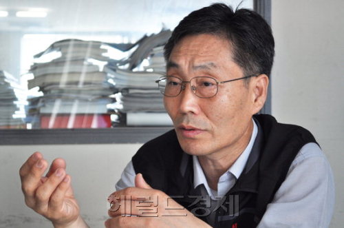 진보정당의 산증인인 주대환 전 민노당 정책위의장은 14일 헤럴드경제와의 통화에서 “당권파는 종교적 신앙으로 뭉친 집단으로 국민이 그들의 정체를 모르고 속고 있었다”고 주장했다.