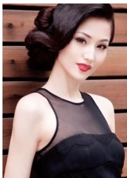 란옌 (蓝燕/영화배우/중국)
3D 에로영화 ’옥보단’의 여주인공을 알려진 란옌이 최근 자신이 동성애자임을 밝히며 커밍아웃을 선언한 가운데 일각에서는 란옌이 자신이 출연한 또다른 영화를 홍보하기 위해 거짓으로 커밍아웃을 선언했다는 의혹을 제기해 관심이 쏠리고 있다.