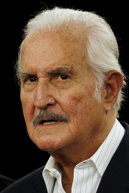<YONHAP PHOTO-0186> FILE - In this Dec. 15, 2011 file photo, Mexican author Carlos Fuentes attends a signing event for his book, The Great Latin American Novel, in Mexico City. Fuentes, Mexico's most celebrated novelist and among Latin America's most prominent authors, died on May 15, 2012. (AP Photo/Marco Ugarte, File)/2012-05-16 05:07:14/ <저작권자 ⓒ 1980-2012 ㈜연합뉴스. 무단 전재 재배포 금지.>
Carlos Fuentes