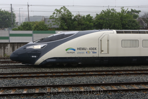 The high-speed train HEMU Ministry of Transport