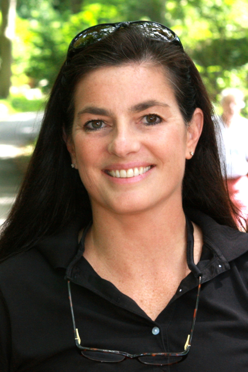 <YONHAP PHOTO-0664> In this 2008 photo provided by Peter Michaelis, Mary Richardson Kennedy poses for a photo outside her Bedford, N.Y. home. Kennedy, the estranged wife of Robert F. Kennedy Jr. who had fought drug and alcohol problems, was found dead in her home Wednesday, May 16, 2012. She was 52. (AP Photo/Peter Michaelis)/2012-05-17 11:01:23/ <저작권자 ⓒ 1980-2012 ㈜연합뉴스. 무단 전재 재배포 금지.>
Mary Richardson Kennedy