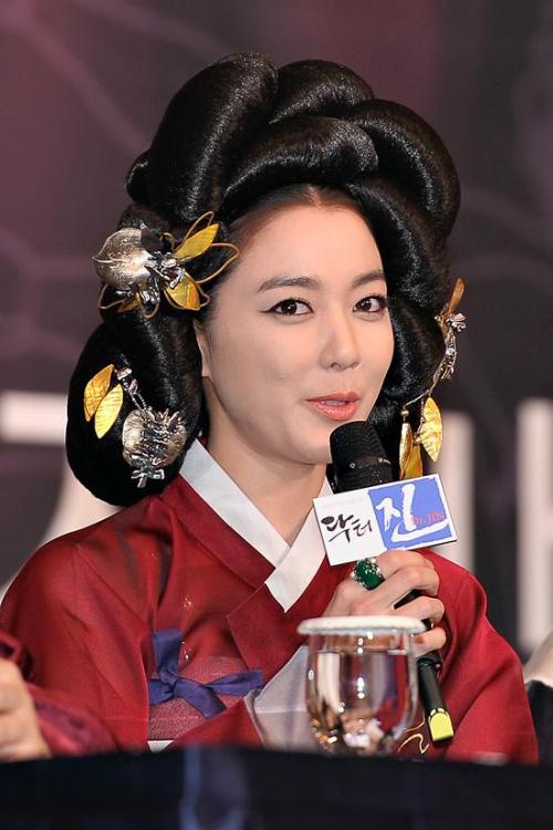 이소연(탤런트, 영화배우)