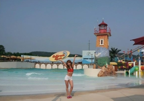 워터파크 모델 발탁..데뷔 후 첫 비키니룩 선보인다