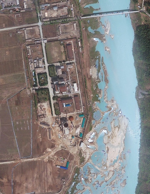 This April 30 satellite image provided by GeoEye shows the area around the Yongbyon nuclear facility in Yongbyon, North Korea.
(AP-Yonhap News)