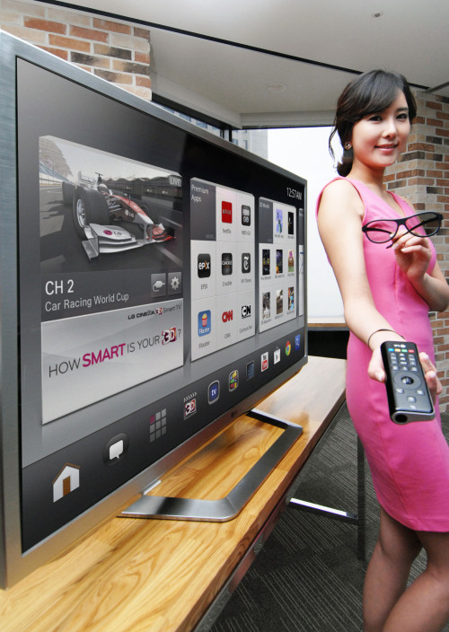 LG전자가 ‘구글TV 2.0’OS와 자체 칩셋 L9을 탑재한 LG 구글TV를 이달 말 미국에서만 출시한다. 제품 가격은 47인치와 55인치가 각각 190만원대와 260만원대.    [사진제공=LG전자]