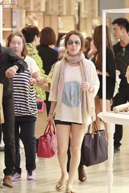 송혜교 최근 홍콩서 포착 ‘통통한 하체’…여신 이미지실종?
