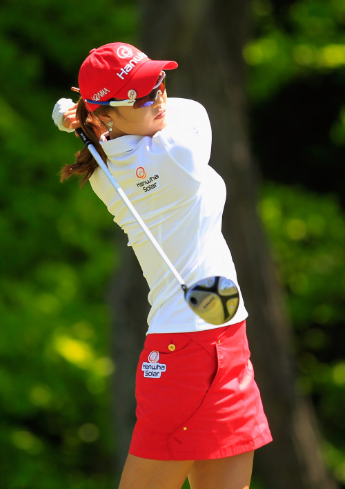 류소연(골퍼)
<YONHAP PHOTO-0475> GLADSTONE, NJ - MAY 19: So Yeon Ryu of South Korea hits her tee shot on the second hole in the quarter final round of the Sybase Match Play Championship at Hamilton Farm Golf Club on May 19, 2012 in Gladstone, New Jersey. Chris Trotman/Getty Images/AFP== FOR NEWSPAPERS, INTERNET, TELCOS & TELEVISION USE ONLY ==../2012-05-20 05:42:49/ <저작권자 ⓒ 1980-2012 ㈜연합뉴스. 무단 전재 재배포 금지.>
Ryu So-yeon hits her tee shot on Saturday.
AFP-Yonhap News
Ryu So-yeon hits her tee shot on Saturday.
AFP-Yonhap News
Ryu So-yeon hits her tee shot on Saturday.
AFP-Yonhap News