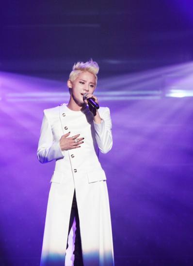 김준수(가수)
JYJ의 김준수가 첫 단독콘서트에서 데뷔 8년 차의 역량을 유감없이 발휘하며 아이돌로서의 한계를 뛰어넘었다.