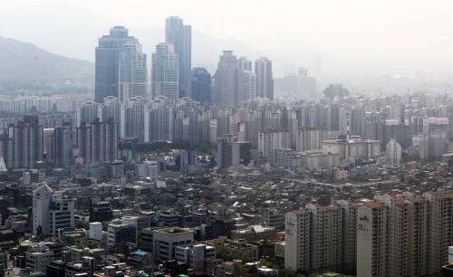 Real estate in Seoul’s Gangnam, one of the most expensive property areas in the country.  Yonhap News