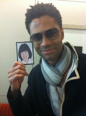 에릭 베넷 (Eric Benet/가수)
개그맨 김영철은 21일 오전 자신의 트위터에 “에릭베넷의 이상형은? 신민아와 경합을 벌인 그녀는 박지선. 우리 후배 개그우먼 박지선이었습니다. 미소가 정말 아름답다고 했는데. 예능감 최고를 발휘해 준 에릭베넷 이상형은 박지선”이라는 글과 함께 인증샷을 게재했다.
