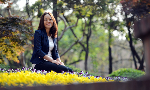 한국계 미국인 소설가 크리스 리 인터뷰/ 안훈기자 rosedale@ 2012.05.09
Korean-American author Krys Lee poses for a photo prior to an interview with The Korea Herald in Seoul on May 9. Ahn Hoon/The Korea Herald