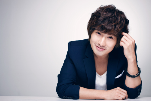 류덕환(영화배우, 탤런트)
배우 류덕환이 SBS 새 월화드라마 ‘신의’(가제)에 전격 캐스팅 됐다.