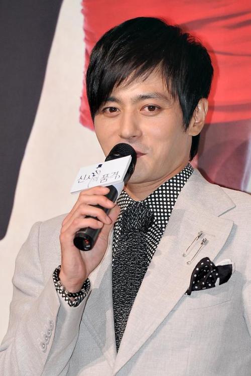 장동건(탤런트, 영화배우)
‘신사의 품격’의 장동건이 동시간대 방송하는 MBC 드라마 ‘닥터진’을 언급했다.