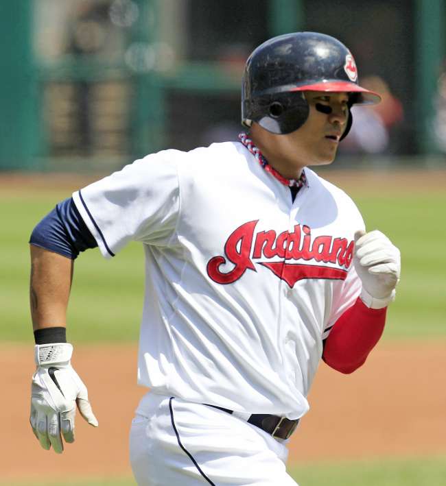 <YONHAP PHOTO-0229> Cleveland Indians' Shin-Soo Choo, of South Korea, runs the bases after hitting a solo home run off Detroit Tigers starting pitcher Justin Verlander in the first inning of a baseball game, Thursday, May 24, 2012, in Cleveland. (AP Photo/Tony Dejak)/2012-05-25 05:56:01/ <저작권자 ⓒ 1980-2012 ㈜연합뉴스. 무단 전재 재배포 금지.>
Cleveland Indians’ Choo Shin-soo runs the bases after hitting a solo home run on Thursday.
AP-Yonhap News