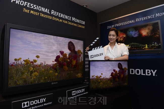 돌비 래버러토리스가 영화 및 방송용 프로페셔널 레퍼런스 모니터인 Dolby PRM-4200 를 출시하고 시연회를 개최하고 있다. 박해묵 기자/mook@heraldm.com
돌비 래버러토리스가 영화 및 방송용 프로페셔널 레퍼런스 모니터인 Dolby PRM-4200 를 출시하고 시연회를 개최하고 있다. 박해묵 기자/mook@heraldm.com