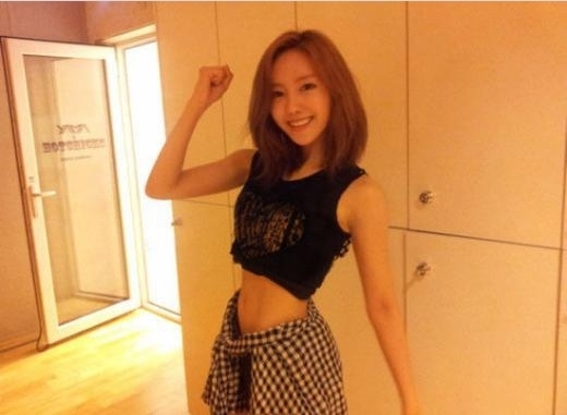 효민(가수, 탤런트)
걸그룹 티아라 효민 개미 허리 인증샷이 공개돼 관심을 모으고 있다.