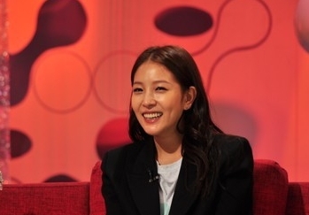 보아(가수)
지난 29일에 방송된 KBS ‘승승장구’ 에서 보아는 중학교를 수석으로 입학했지만 일본 활동으로 학교를 그만둔 사연을 고백했다.