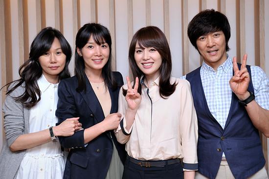 하희라(영화배우, 탤런트)/최수종(영화배우, 탤런트)
배우 최수종이 자신이 주연한 영화 ‘행복을 배달합니다(가제)’ 팀과 극장 나들이에 나섰다.