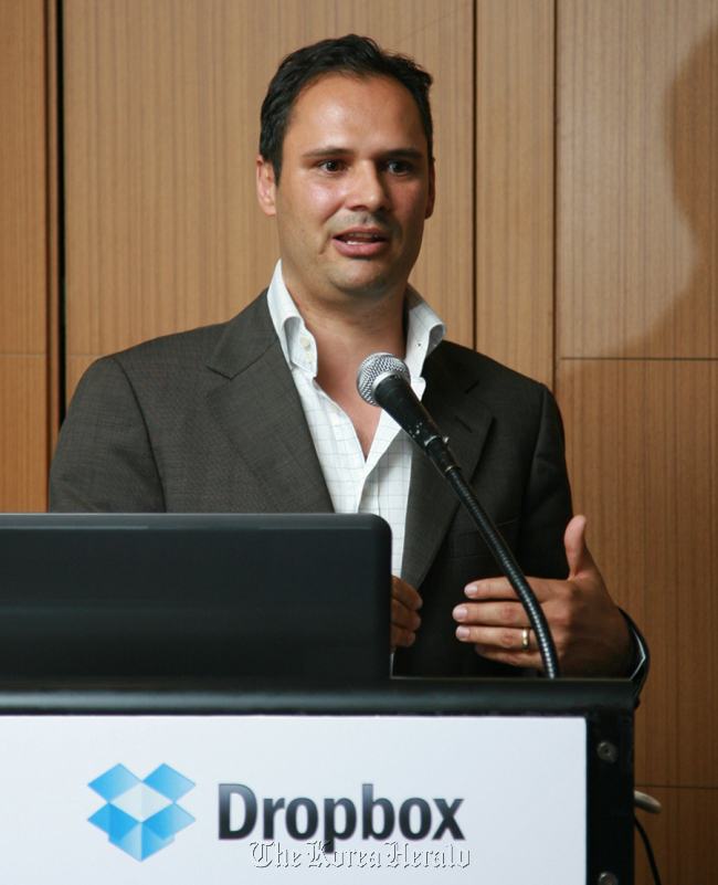 Lars Fjeldsoe-Nielsen, head of mobile business development at Dropbox, speaks at a press conference in Seoul on Wednesday.  Dropbox