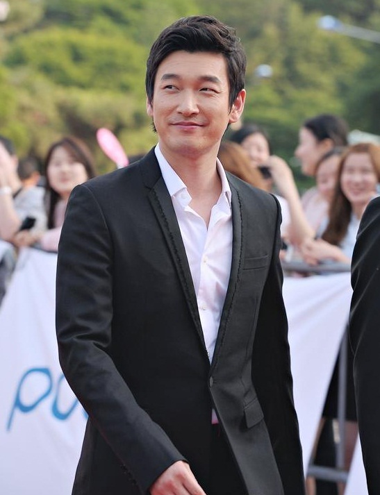 조승우(영화배우, 뮤지컬배우)
조승우는 6월 4일 오후 서울 중구 장충동 국립극장 해오름극장에서 열린 ‘제6회 더 뮤지컬 어워즈(6th The Musical Awards)’에서 남우주연상의 영광을 안았다.