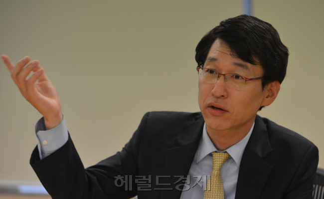 프랭클린템플턴 투신운용 김진경 부사장.<br />이상섭 기자. babtong@heraldm.com 2012.06.05
프랭클린템플턴 투신운용 김진경 부사장.
이상섭 기자. babtong@heraldm.com 2012.06.05
