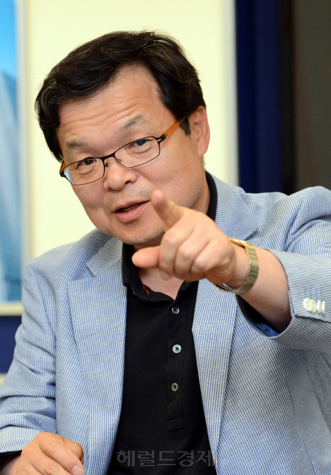 권오용 SK 비상임 고문 인터뷰./ 안훈기자 rosedale@ 2012.06.05
권오용 SK 비상임 고문 인터뷰./ 안훈기자 rosedale@ 2012.06.05