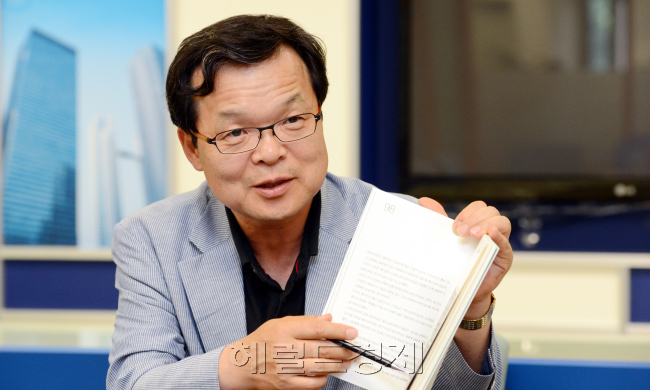 권오용 SK 비상임 고문 인터뷰./ 안훈기자 rosedale@ 2012.06.05
권오용 SK 비상임 고문 인터뷰./ 안훈기자 rosedale@ 2012.06.05