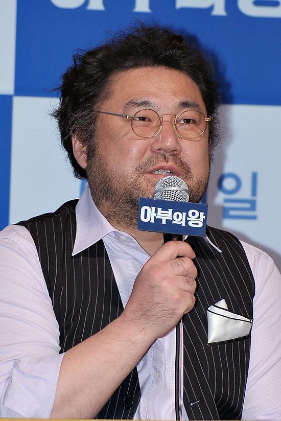 고창석(탤런트, 영화배우)
배우 고창석이 자신의 출연작인 ‘미쓰고’와 ‘아부의 왕’의 동시 개봉에 대한 생각을 밝혔다.