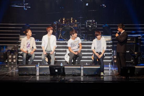 CNBLUE(씨엔블루/가수)
