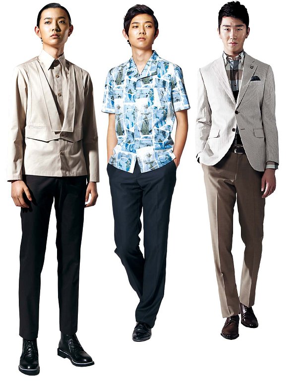 A summer shirt with an attached vest by Caruso (Korea Fashion Association)
A shirt with a traditional Korean pattern in cool and light fabric by HANTTRE
Jacket and pants in cool and light fabric by Cambridge Members