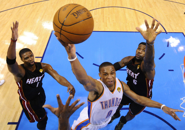 Oklahoma City Thunder guard Russell Westbrook drives against the Miami Heat in Game 2.  AP-Yonhap News