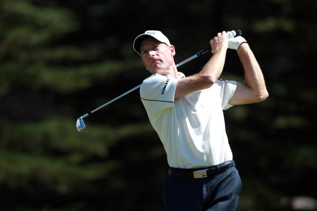 짐 퓨릭 (Jim Furyk /골퍼/미국)
Jim Furyk hits an approach shot during the third round of the U.S. Open on Saturday.   Yonhap News