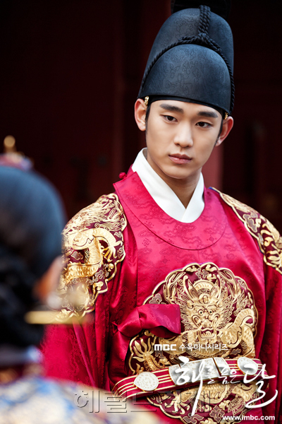 김수현(탤런트, 영화배우)