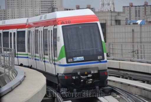 A driverless light rail transit system is set to open to the public in Uijeongbu on July 1.  AFP-Yonhap News