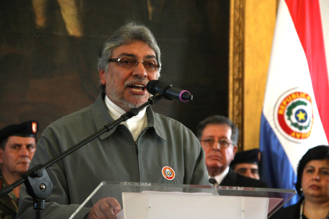 Paraguay’s President Fernando Lugo speaks at a news conference in Asuncion on Thursday.(연합)