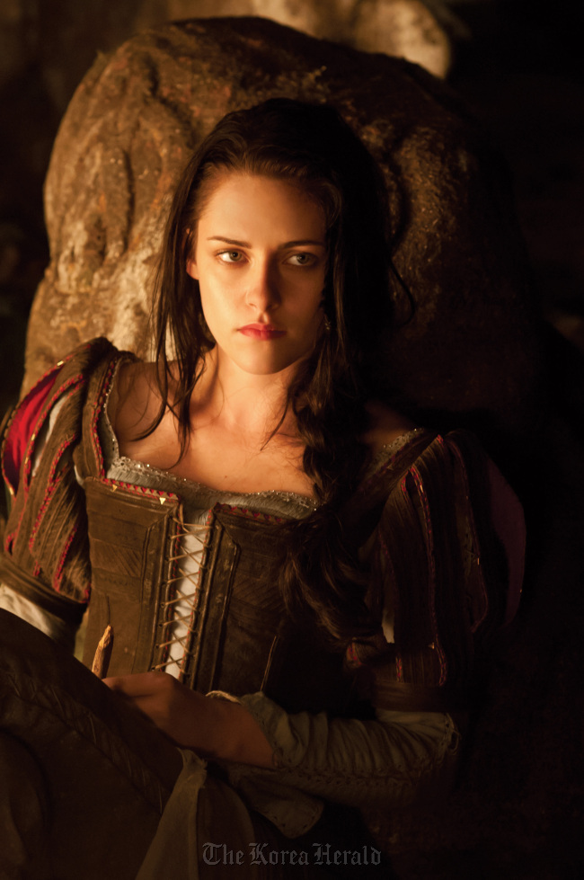 Kristen Stewart as Snow White in the action-adventure “Snow White and the Huntsman.”   MCT