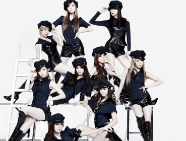 From the official site of "Girls' Generation)