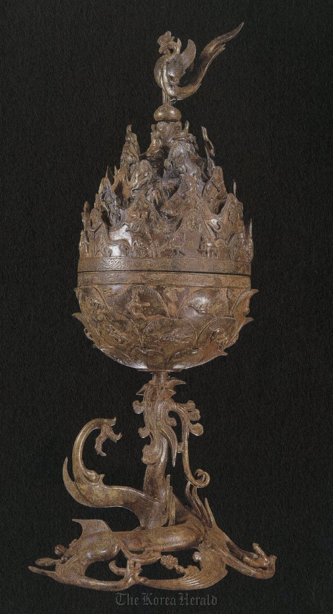 Gold gilt bronze incense burner from the Baekje period discovered in Neungsan-ri, Buyeo, South Chungcheong Province.  (Buyeo Cultural Heritage Center)