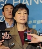 박근혜, 새누리당 국회의원/박근혜 지지율 소폭 하락