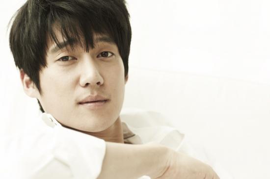 송창의, 탤런트, 뮤지컬배우/ 송창의, 신인시절 동고동락한 WS엔터테인먼트와 재계약