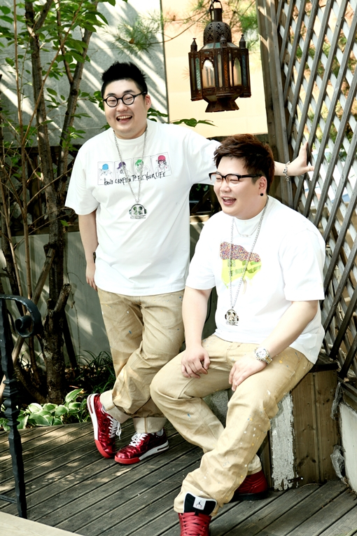 2BiC(투빅), 가수(지환, 준형)/투빅 “04 돼지-06 돼지? 바로 우리들의 이야기죠”(인터뷰)