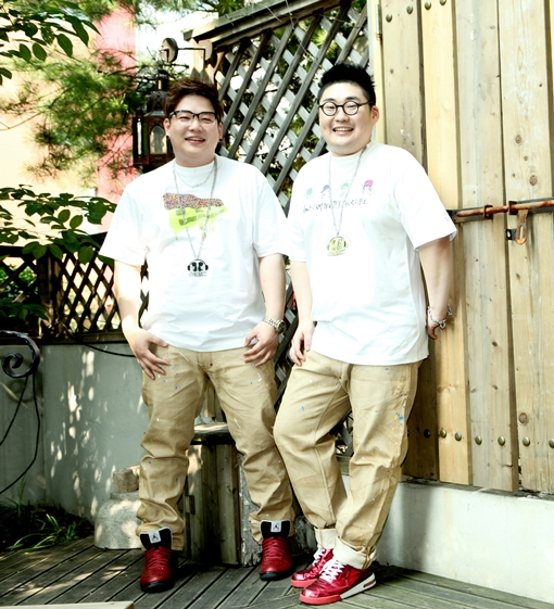 2BiC(투빅), 가수(지환, 준형)/투빅 “04 돼지-06 돼지? 바로 우리들의 이야기죠”(인터뷰)