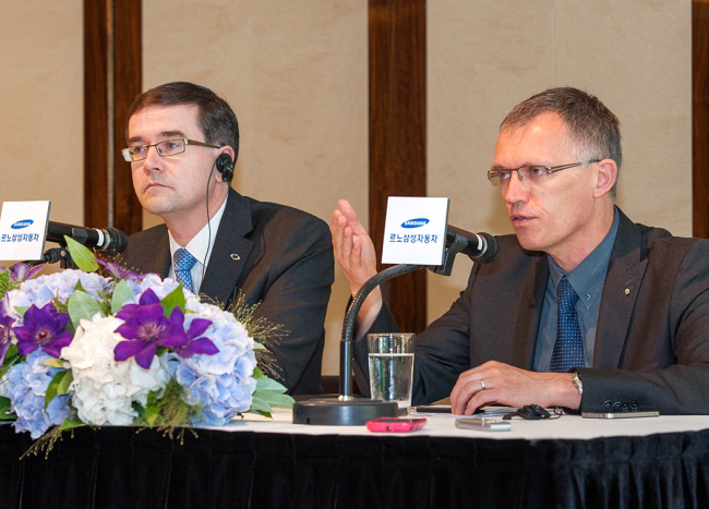 Renault Group chief operating officer Carlos Tavares (right) and Renault Samsung Motors CEO Francois Provost attend a press conference in Seoul, on Wednesday.  (Yonhap News)Renault Group chief operating officer Carlos Tavares (right) and Renault Samsung Motors CEO Francois Provost attend a press conference in Seoul, on Wednesday.  Yonhap News