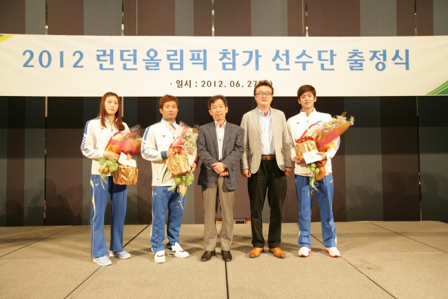 “이용대 화이팅!” … 최치준 삼성전기 사장 배드민턴 국가대표 격려