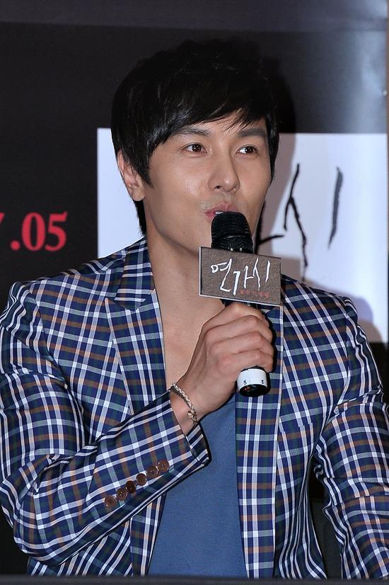 김동완, 가수(신화)/’연가시’ 김동완 "스크린 복귀 부담 NO..김명민에 대한 부담이 더 크다"