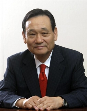 이팔성, 우리금융지주 (대표이사 회장)/Chances of Woori-KB merger in spotlight