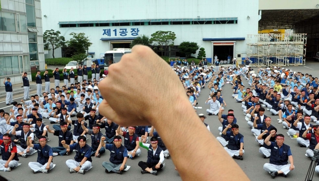화물연대에 이어 건설노조까지 파업에 동참. 그리고 7월 민주노총 금속노조 총파업 예고. 대한민국은 다시 ‘하투’ 영향권에 진입하면서 기업들의 긴장은 최고조에 달하고 있다. [헤럴드경제DB]